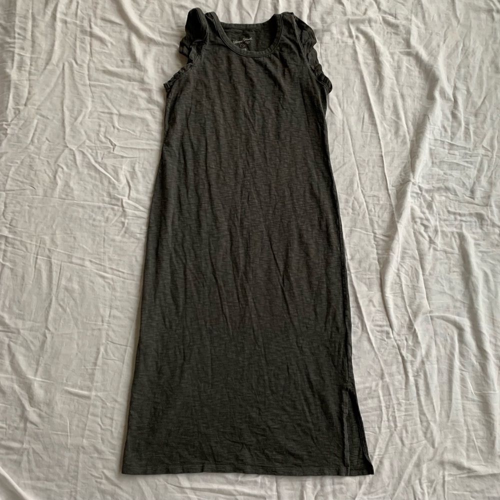 Universal Thread Dark Grey Basic Long Dress with Ruffled Cap Sleeves Size S